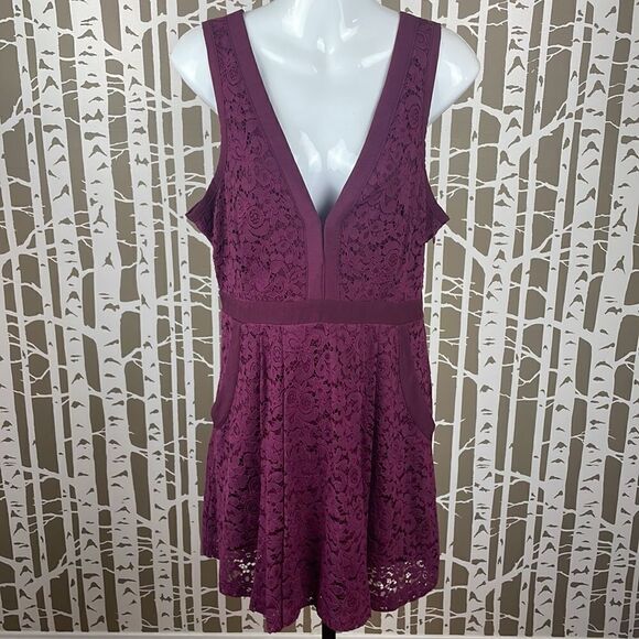 Free People Lace Fit & Flare Dress Cut Out Back Pockets Side Zip Plum sz M - Picture 1 of 16